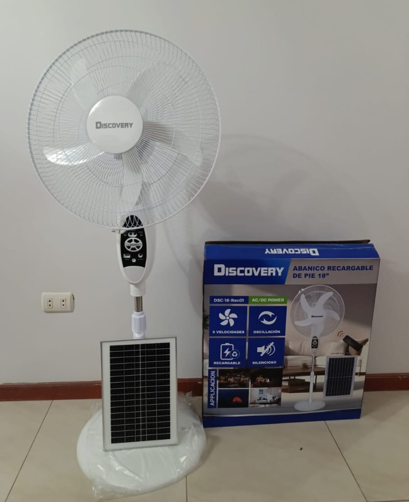 VENTILADOR RECARGABLE DISCOVERY PEDESTAL 18&quot; CON LUZ Y PANEL SOLAR